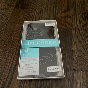 Life proof FRE IPhone 11 Pro Max  (brand new)